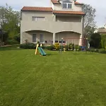 Melani شقة *